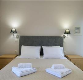 4 bedroom villa with pool, Chalikounas, sleeps 8